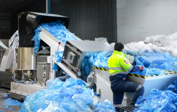 Trung tâm tái chế: Sản xuất hạt nhựa tái chế từ hệ thống tái chế chuyên nghiệp
